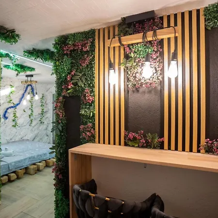 Cozzy Jacuzzi Apartment